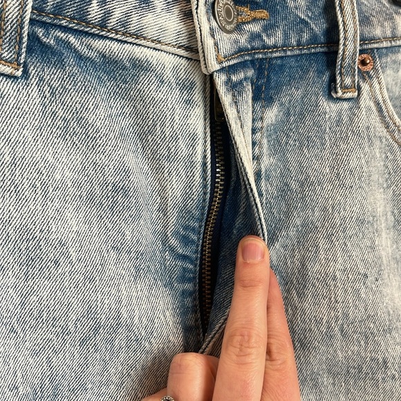 Old Navy High Rise OG Straight Cutoff Denim Shorts Size 14 - Picture 5 of 7